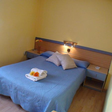 Hostal El Carmen Zaragoza Dış mekan fotoğraf