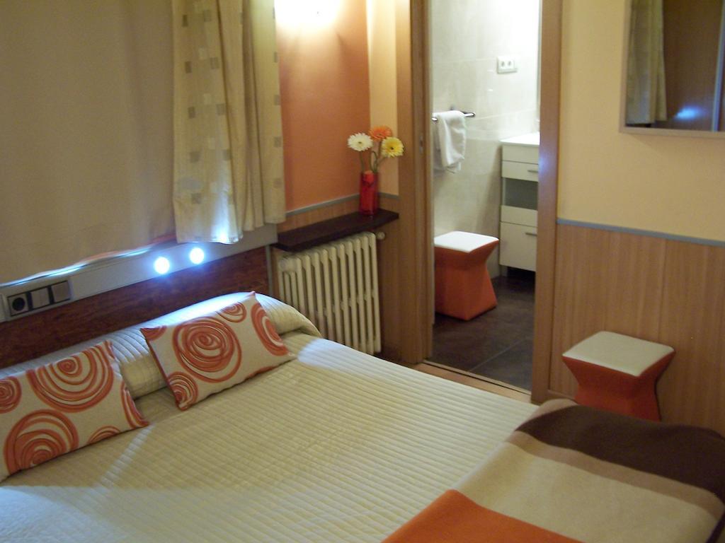 Hostal El Carmen Zaragoza Dış mekan fotoğraf